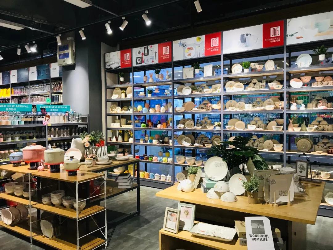 【重磅消息】赢多多，河南世纪星形象店，“新装”亮相！