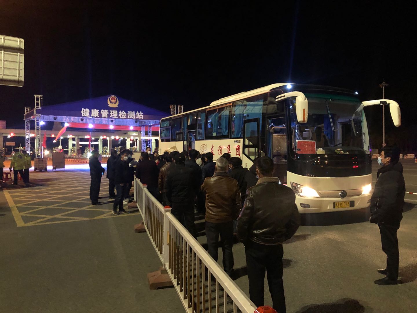 Ag亚洲集团集团专车行动，，江西籍员工返融！